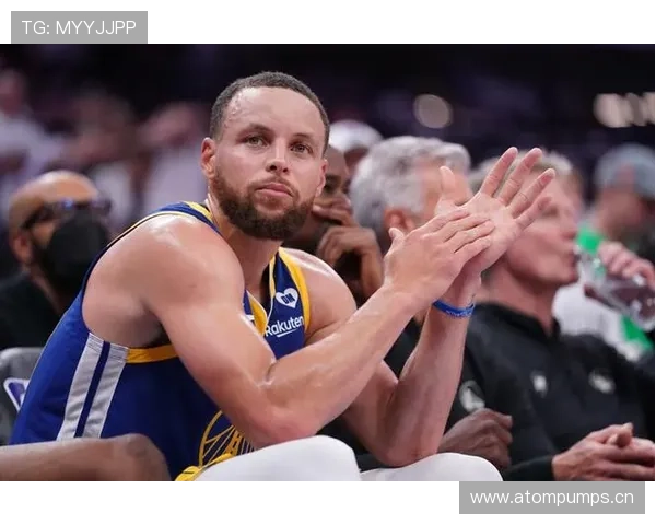 刷到斯蒂芬·库里随手做早餐，厨房比我整套公寓还讲究，感觉人生少了个零