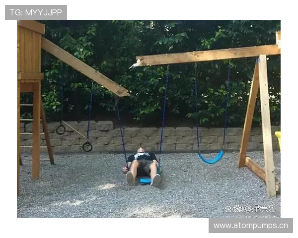 卢玉菲赛后摘下那条能抵我半年房租的项链进更衣室，队友笑得有点尴尬