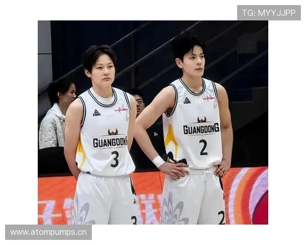 杨舒予的早餐桌比我一个月工资还讲究，这差距笑不出来